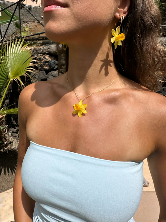 Daffodil earrings and necklace set